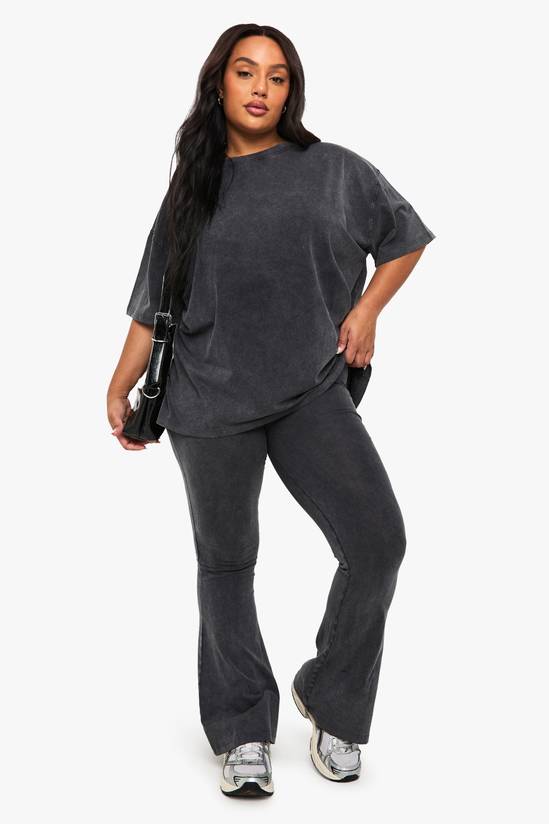 boohoo Plus Acid Wash Flared Legging 1