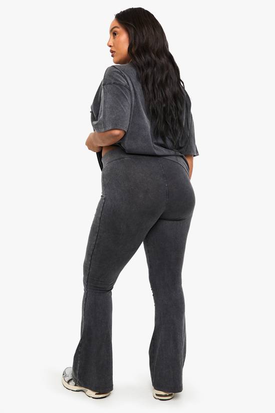 boohoo Plus Acid Wash Flared Legging 2
