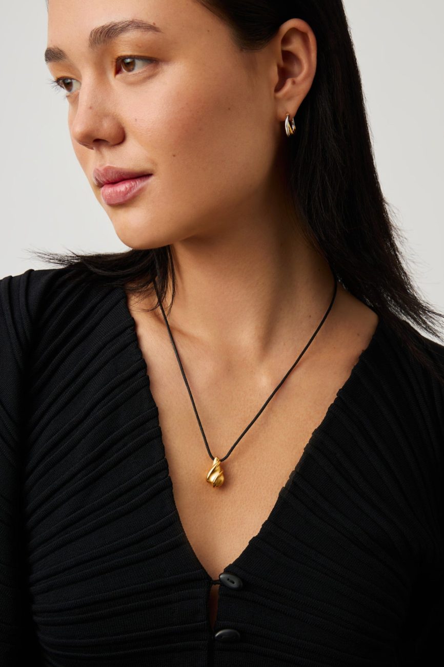 Savi Ridge Droplet Pendant Cord Necklace | 18ct Gold Plated Necklaces Missoma