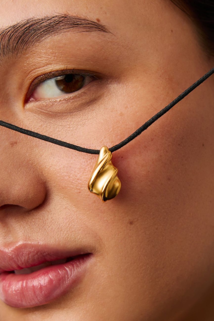 Savi Ridge Droplet Pendant Cord Necklace | 18ct Gold Plated Necklaces Missoma